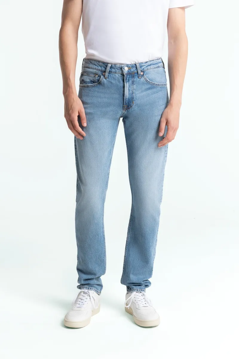 Kings Of Indigo Kings of Indigo Herren vegan Jeans Charles Antonie Tiefes Königsblau, Hellblau, – Produktbild 1 von 2