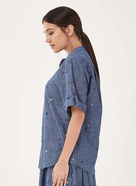ORGANICATION ORGANICATION Bluse aus Bio-Baumwolle mit Stehkragen, Denim, – Produktbild 3 von 4