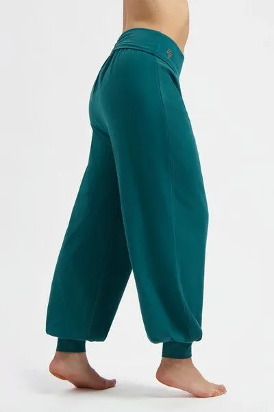 Urban Goddess Urban Goddess Rhea Yoga-Hose mit lockerer Passform, Seamoss (grün), – Produktbild 2 von 4