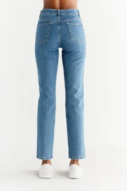 Evermind Evermind Damen vegan Jeans Straight Fit Day Himmelblau – Produktbild 1 von 1