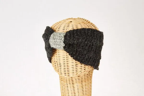 short'n'pietz short'n'pietz Schurwollstirnband zweifarbig mit Knoten, handgestrickt, Anthrazit hellgrau, – Produktbild 1 von 1