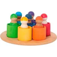 Grimms Grimms Sieben Freunde in Holzschälchen, 15-teilig aus Ahornholz, bunt lasier Tablett 18 cm, Figuren Höhe 6,5 cm, Mehrfarbig, – Produktbild 1 von 1