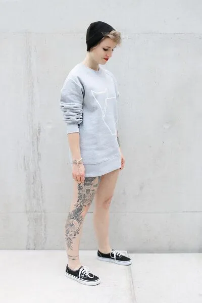 VEROIKON Pullover Grafikherz Unisex hellgrau VEROIKON – Produktbild 2 von 2