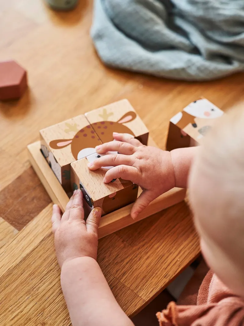 Vertbaudet Baby Würfelpuzzle MÄRCHENWALD, Mehrfarbig, – Produktbild 2 von 4