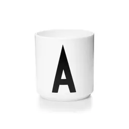 Design Letters Persönliche Porzellantasse A-Z – Produktbild 1 von 1