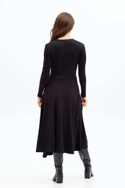 KOKOworld Kleid Lia – Maxikleid mit ausgestelltem Rock – Lange Ärmel – V-Ausschnitt – Versteckte Taschen – 100% in der EU fair produziert – KOKOworld, Black (schwarz), – Produktbild 3 von 4
