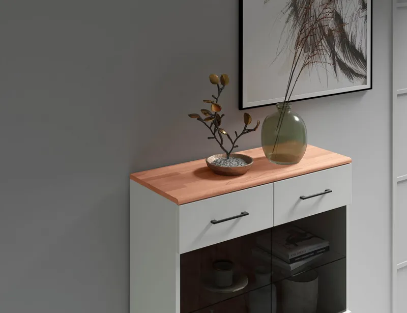 OTTO home Vitrine Ribe, 125 cm hoch, Fronten Massivholz, 4 breite Fächer Korpus Holzwerkstoff, 2Türen mit Glaseinsatz, einlegeboden verstellbar, Weiß, – Produktbild 5 von 5