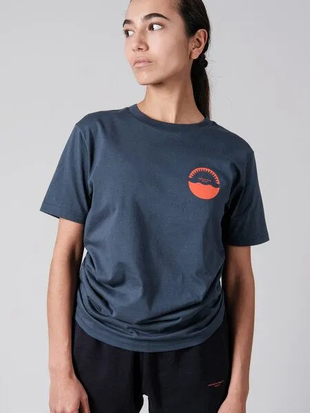 FANTASTIC REALITY STUDIOS Fantastic Reality Studios Welcome T-Shirt – Bio-Baumwolle, Unisex, Blau, – Produktbild 3 von 4