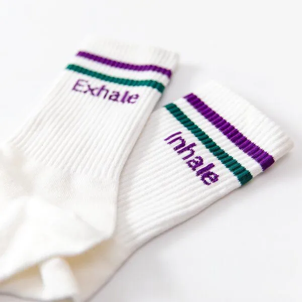 Divasya Divasya Socken mit Yoga Motiv | Inhale Exhale | purple strip – Produktbild 3 von 4