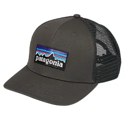 Patagonia P-6 LOGO TRUCKER HAT – Produktbild 1 von 1