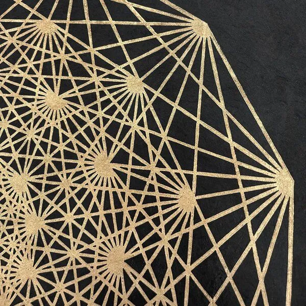 Veskor Cassiopeia Veskor Cassiopeia DEMIHEPTERAKT Heilige Geometrie Linoldruck | 40 × 40 cm | Gold auf Schwarz – Produktbild 4 von 4