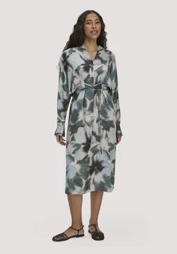 hessnatur hessnatur Kimono Kleid mit Wickeloptik Midi aus reiner LENZING ECOVERO Viskose – Produktbild 1 von 1