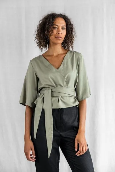 Jyoti - Fair Works Jyoti - Fair Works Modal Bluse Vasanta, Matcha, – Produktbild 1 von 4
