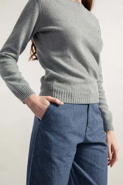 Rifò - Circular Fashion Made in Italy Rifò - Circular Fashion Made in Italy Damenpullover Laura aus recycelter Wolle, Grau, – Produktbild 2 von 4