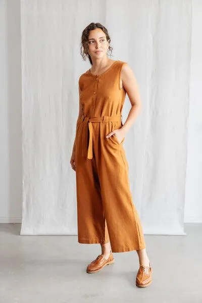 Jyoti - Fair Works Jyoti - Fair Works Baumwoll Jumpsuit Daksha, Haselnuss, – Produktbild 2 von 4