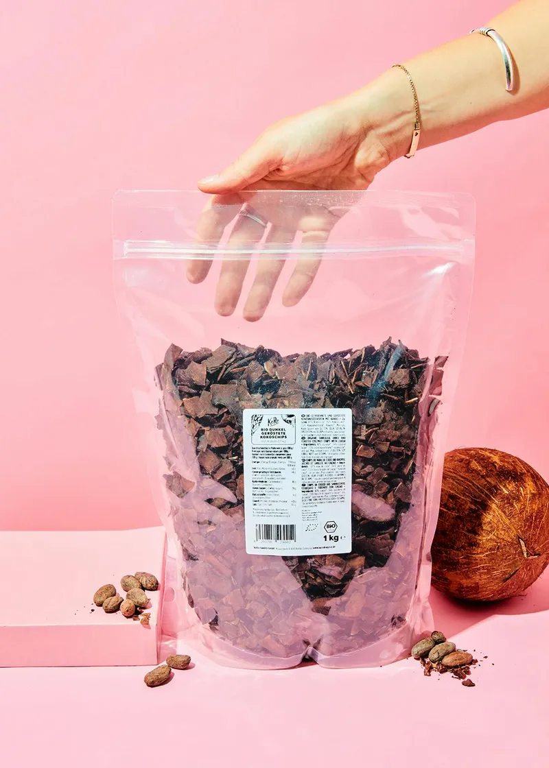 KoRo Dunkel geröstete Bio Kokoschips mit Kakao 1 kg – Produktbild 5 von 5