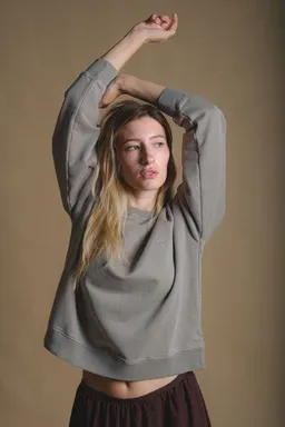 Trendsplant Trendsplant Women's Essential Garment Heavyweight Oversized Sweatshirt Dried Sage – Produktbild 1 von 1