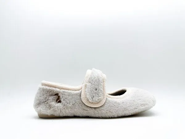 thies Veganer Hausschuh "thies ® Rec Fur Ballerina" aus ultraweichem, recyceltem Fell, fair produziert, Off white, – Produktbild 2 von 4