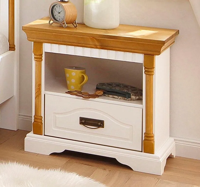OTTO home Nachtkonsole Graz, aus massiver Kiefer, mit aufwendigen Details, Breite: 55 cm, Weiß, – Produktbild 2 von 5