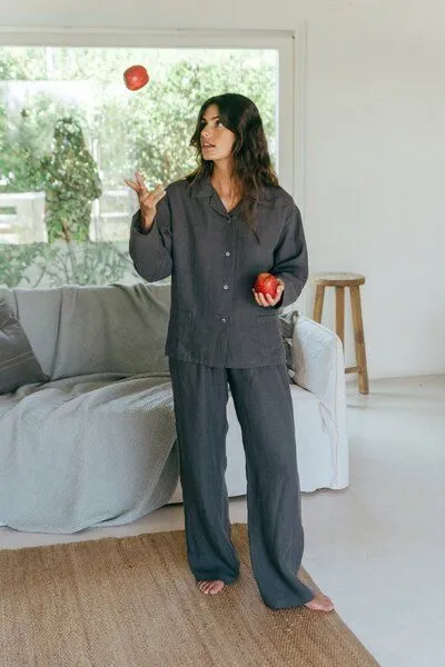 AmourLinen AmourLinen Langarm-Pyjama-Set Snooze, Charcoal (schwarz), – Produktbild 2 von 4