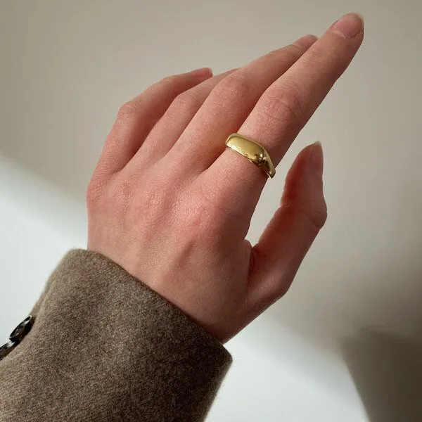 noemvri fashion label noemvri fashion label organischer Ring big, Gold, – Produktbild 3 von 4