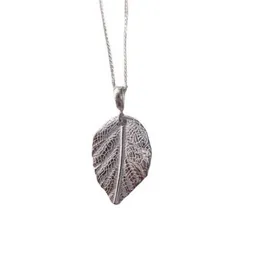 pakilia pakilia Kettenanhänger "Hoja Avellana" inkl. Silberkette 45 cm – Produktbild 1 von 1