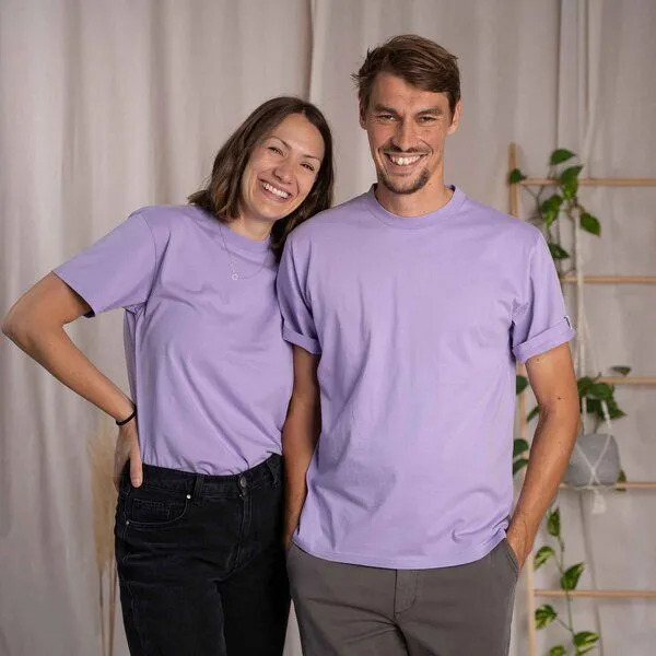 Vresh Clothing Vresh Clothing Vred - Oversized unisex T-Shirt aus Biobaumwolle, Lavendel, – Produktbild 4 von 4