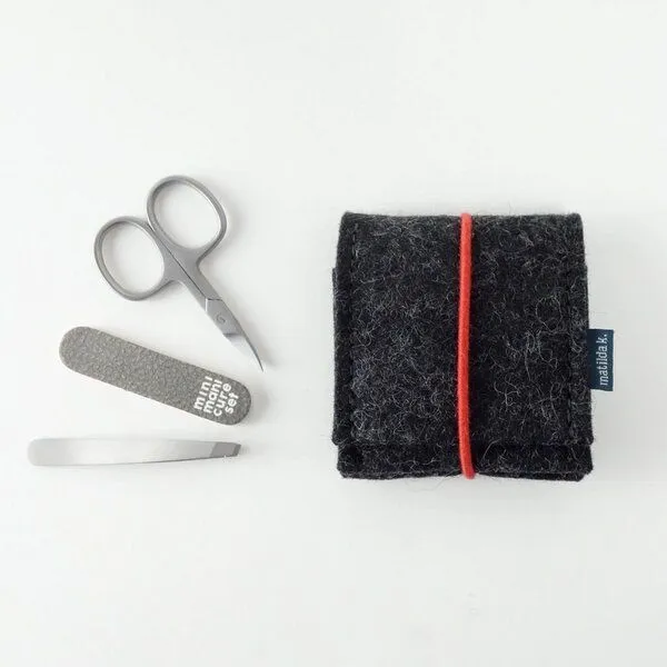 matilda k. manufaktur matilda k. manufaktur mini-maniküre-set 'ella' aus Wollfilz mit Rundgummi-Verschluß in vielen Farben, Anthrazit, – Produktbild 3 von 7