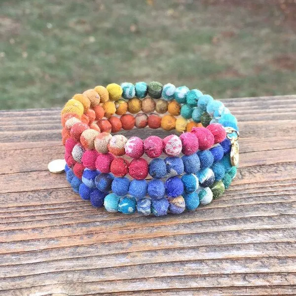 Worldfinds Worldfinds Kantha Rainbow Spiral Armband, Bunt, – Produktbild 2 von 3