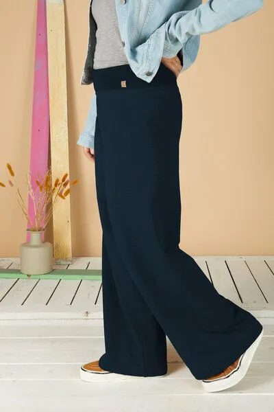 La Gitana La Gitana Lässige Hose „Enja“ aus Bio French Terry, Passform: bequem in weitem Marlene Stil, Blau, – Produktbild 3 von 4