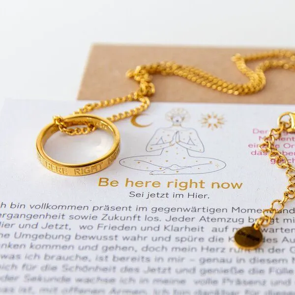Divasya Divasya Vergoldete Kette mit Ring | Be Here Right Now – Produktbild 3 von 4