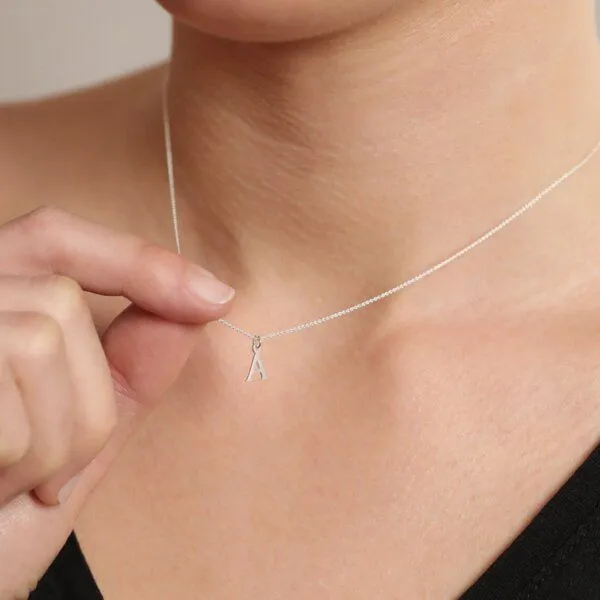 BELLYBIRD Jewellery BELLYBIRD Jewellery Halskette - kleiner Buchstabe, Anhänger/ Silber/ Silber vergoldet, Silber, – Produktbild 4 von 5