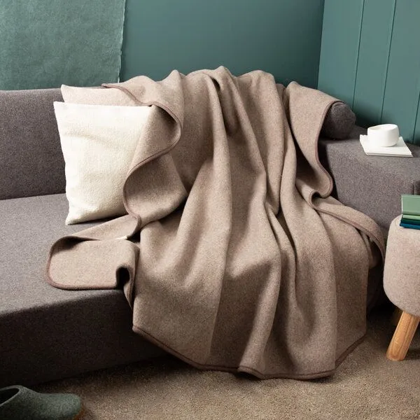 nahtur-design nahtur-design Premium Merino-Lodendecke | Wolldecke aus 100 % mongolischer Merinowolle | ungefärbt, Hellbraun, – Produktbild 1 von 4