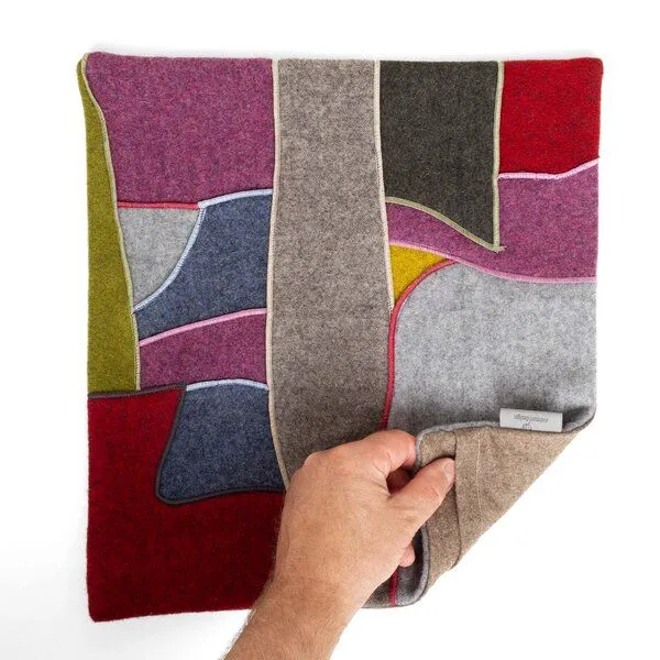 nahtur-design nahtur-design Dekokissen "zero-waste" aus kuscheliger Schurwolle | Unikate, Ebba, – Produktbild 2 von 4