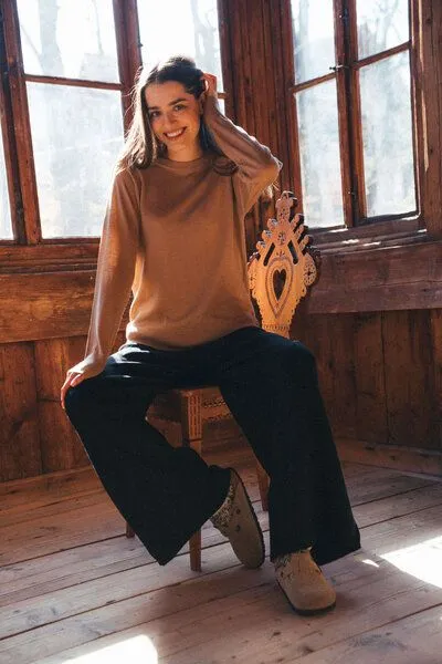Kopyto Kopyto JENOT - Klassischer Damenpullover aus 100% Merinowolle, Karamell, – Produktbild 4 von 4