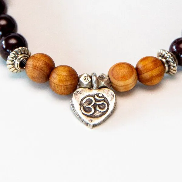 Divasya Divasya Armband "OM Love" aus echten Natursteinen & Sandelholz mit 925 Silber, Rot, – Produktbild 3 von 3