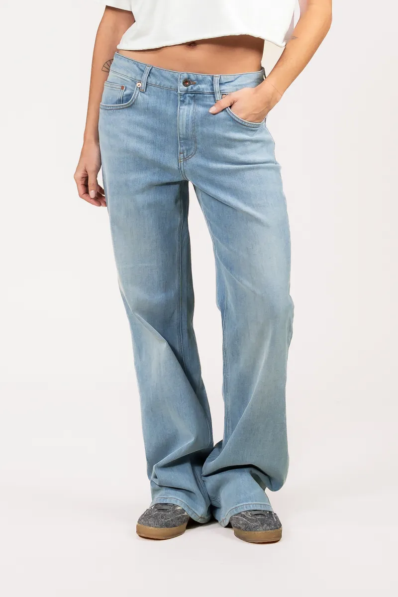 Kuyichi Kuyichi Damen vegan Jeans Lena Loose Misty Ocean, Hellblau, – Produktbild 2 von 2