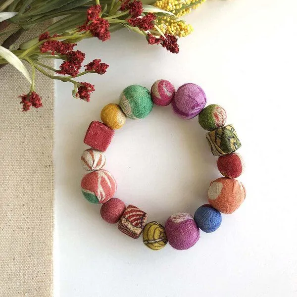 Worldfinds Worldfinds Kantha Armband Primary Shapes, Bunt, – Produktbild 2 von 2