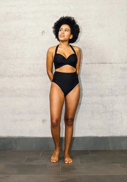 Lovjoi Lovjoi Bikini Slip KALMIA aus innovativem Bio-based Material, Black structure (schwarz), – Produktbild 2 von 4