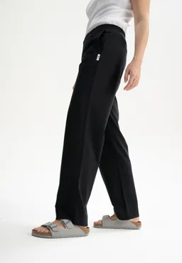 MELA MELA Damen vegan Lounge-Hose Kirani Schwarz – Produktbild 1 von 1