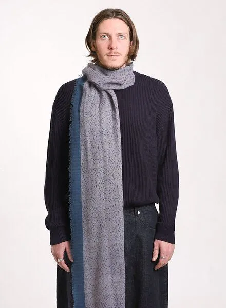 Djian Djian Schal aus Merino-Wolle – CIRCLES – mulesingfrei, Grau, – Produktbild 1 von 4