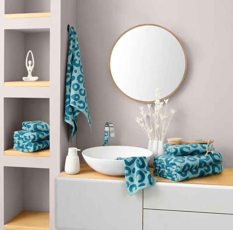 OTTO home Handtuch Set Anna Leopardenmuster, 8-tlg Handtuch-Set, 100% Baumwolle, Frottiervelours (Set, 8-St), Duschtücher, Handtücher und Gästetücher, weich, Blau, – Produktbild 1 von 5