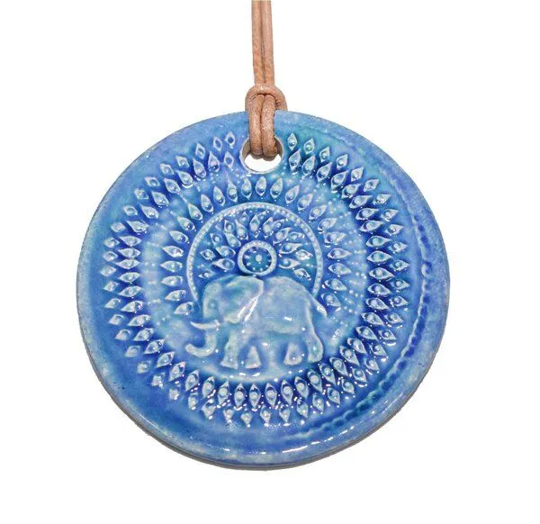 Schönes aus Indochina Schönes aus Indochina Schmuck aus Keramik, Medaillon Elefant, Lotus und Lebensbaum, Ocean, – Produktbild 1 von 4