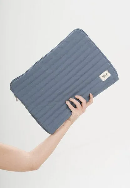MELA MELA Gepolsterte Laptophülle Style VINUSA aus 100% Bio-Baumwolle, Dusty blue, – Produktbild 2 von 5