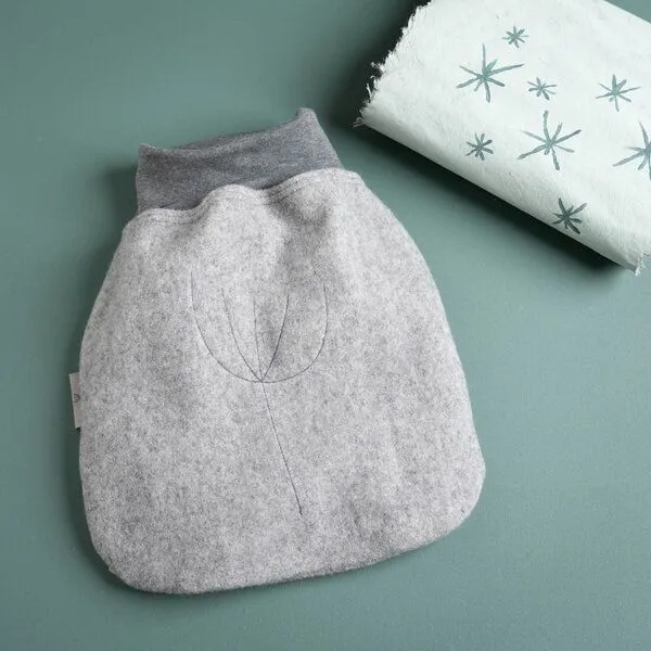 nahtur-design nahtur-design Strampelsack aus Flauschloden | 100% Schurwolle | Winter, Grau, – Produktbild 1 von 3
