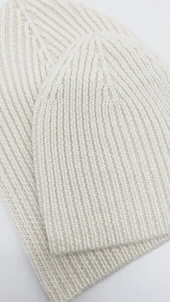 Wooliie Wooliie Handgefertigte Baby-Mütze aus 100 % Merinowolle – naturbelassen & ungefärbt – Produktbild 2 von 3