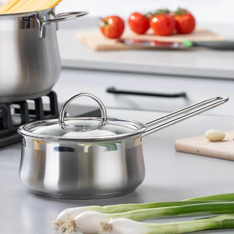 Chefkoch trifft Fackelmann Chefkoch trifft Fackelmann Soßentopf mit Glasdeckel Leipzig, Ø16cm – Produktbild 2 von 2