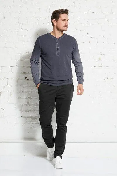 Wunderwerk Wunderwerk Herren Langarmshirt aus Bio-Baumwolle "Henley male 1/1 mal tinto", Dunkelblau (old navy 695), – Produktbild 1 von 4