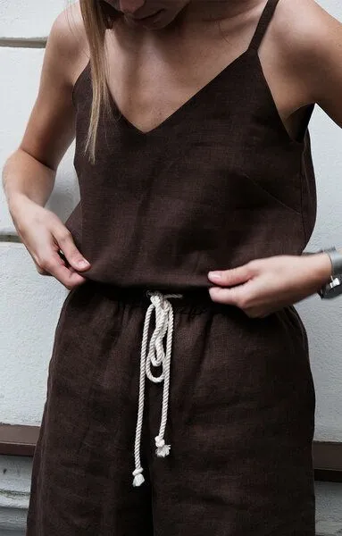 gust. gust. Leinentop - V-Ausschnitt - Linen V-neck top - 100% Bio-Leinen, Brown (braun), – Produktbild 3 von 4