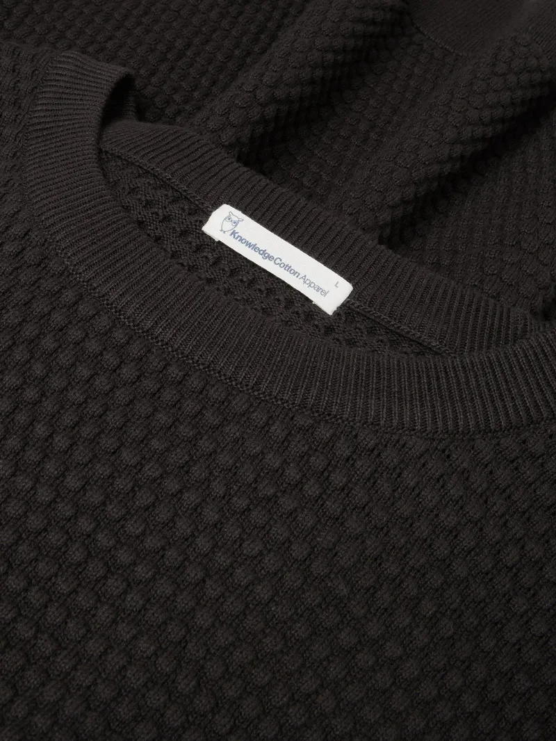 KnowledgeCotton Apparel KnowledgeCotton Apparel Herren vegan Strickpullover Vagn Bubble Crew Neck Chocolate Torte, Dunkelbraun, – Produktbild 2 von 2